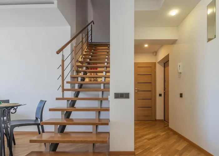 Maya Duplex & Terrace דירה *